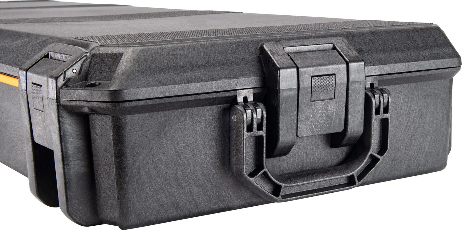Peli™ Vault V800C